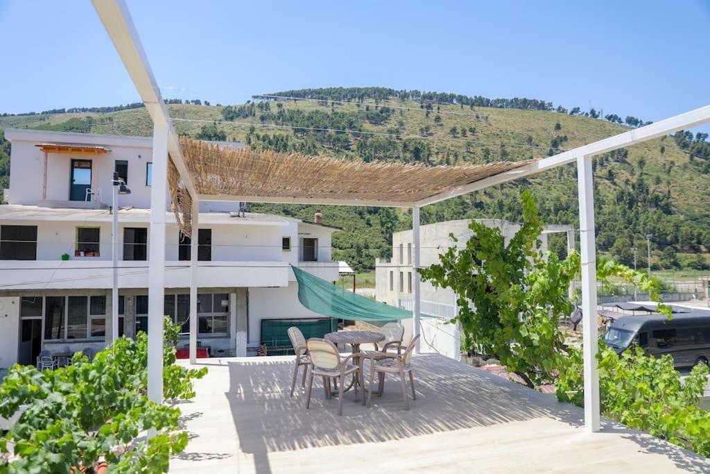 Cereni Guesthouse Berat Exteriör bild
