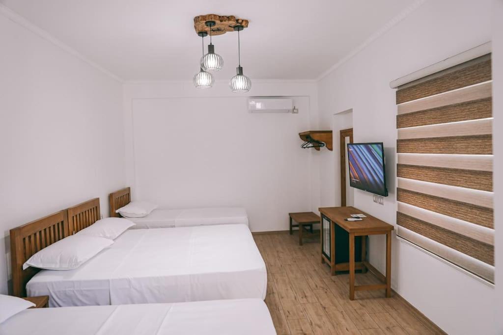 Cereni Guesthouse Berat Exteriör bild